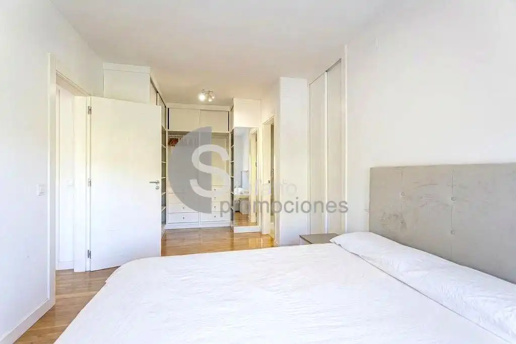 Dormitori de Casa adosada en venda en Málaga amb Aire condicionat, Jardí privat i Terrassa