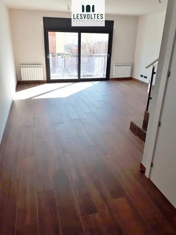 Sala d'estar de Casa adosada en venda en Forallac amb Aire condicionat, Calefacció i Terrassa