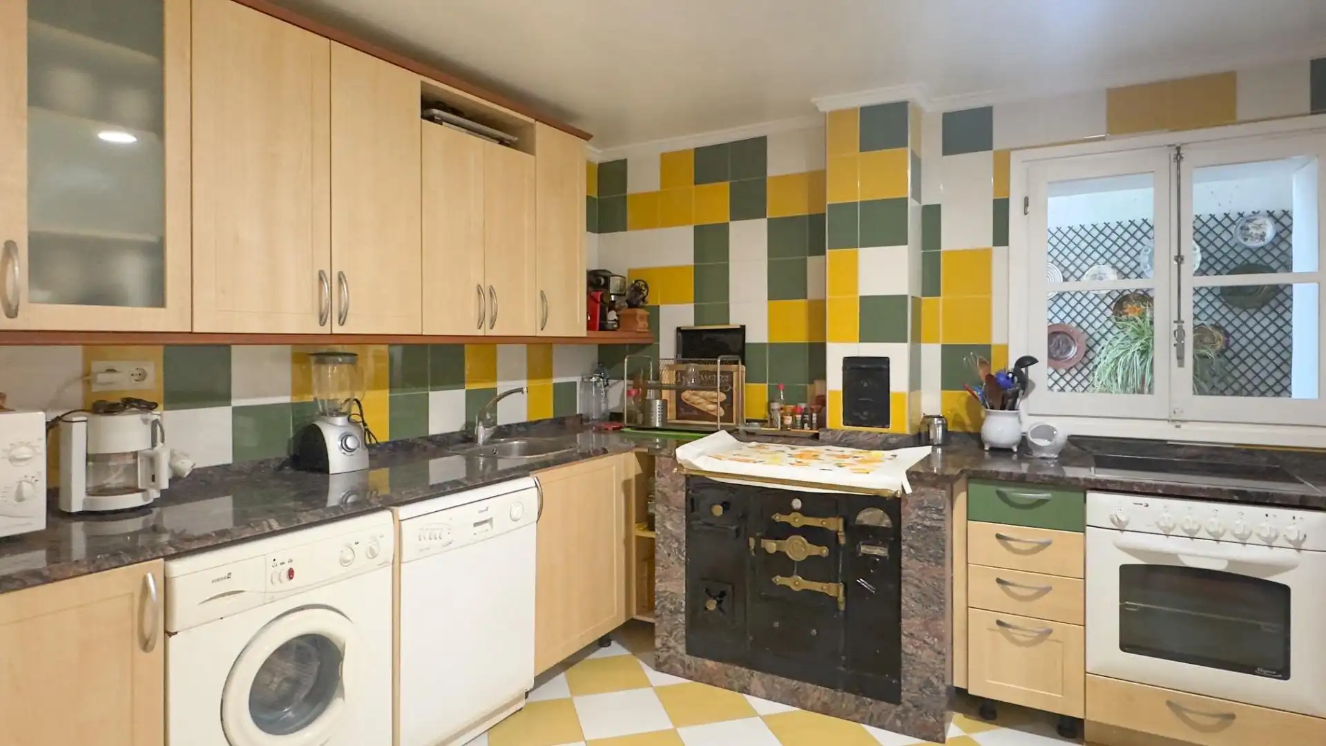 Cocina de Casa o chalet en venta en Baños de Rioja con Calefacción, Jardín privado y Terraza