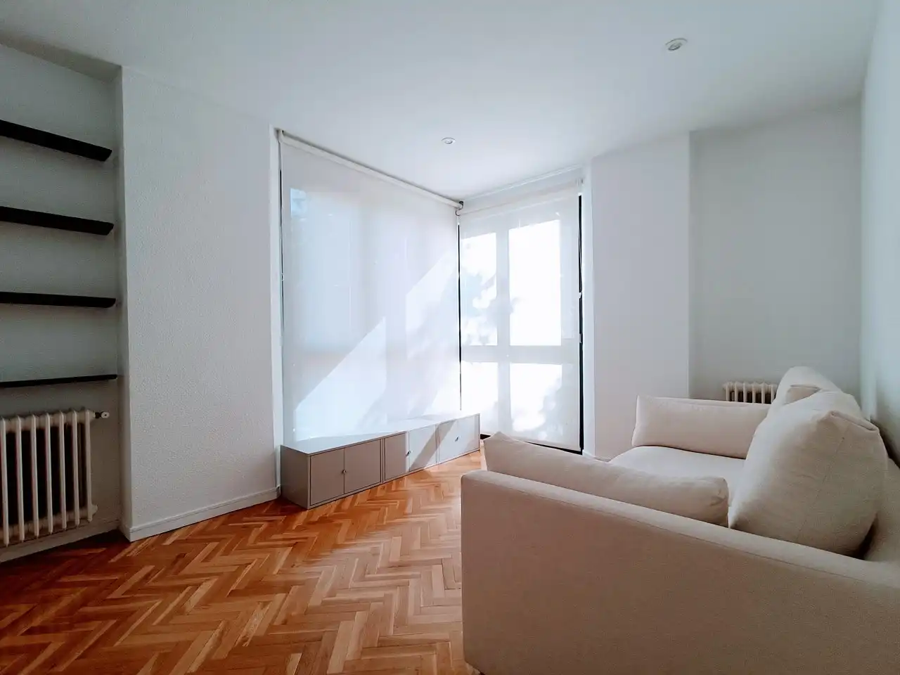 Wohnzimmer von Wohnung zur Miete in Madrid mit Klimaanlage, Heizung und Parkett