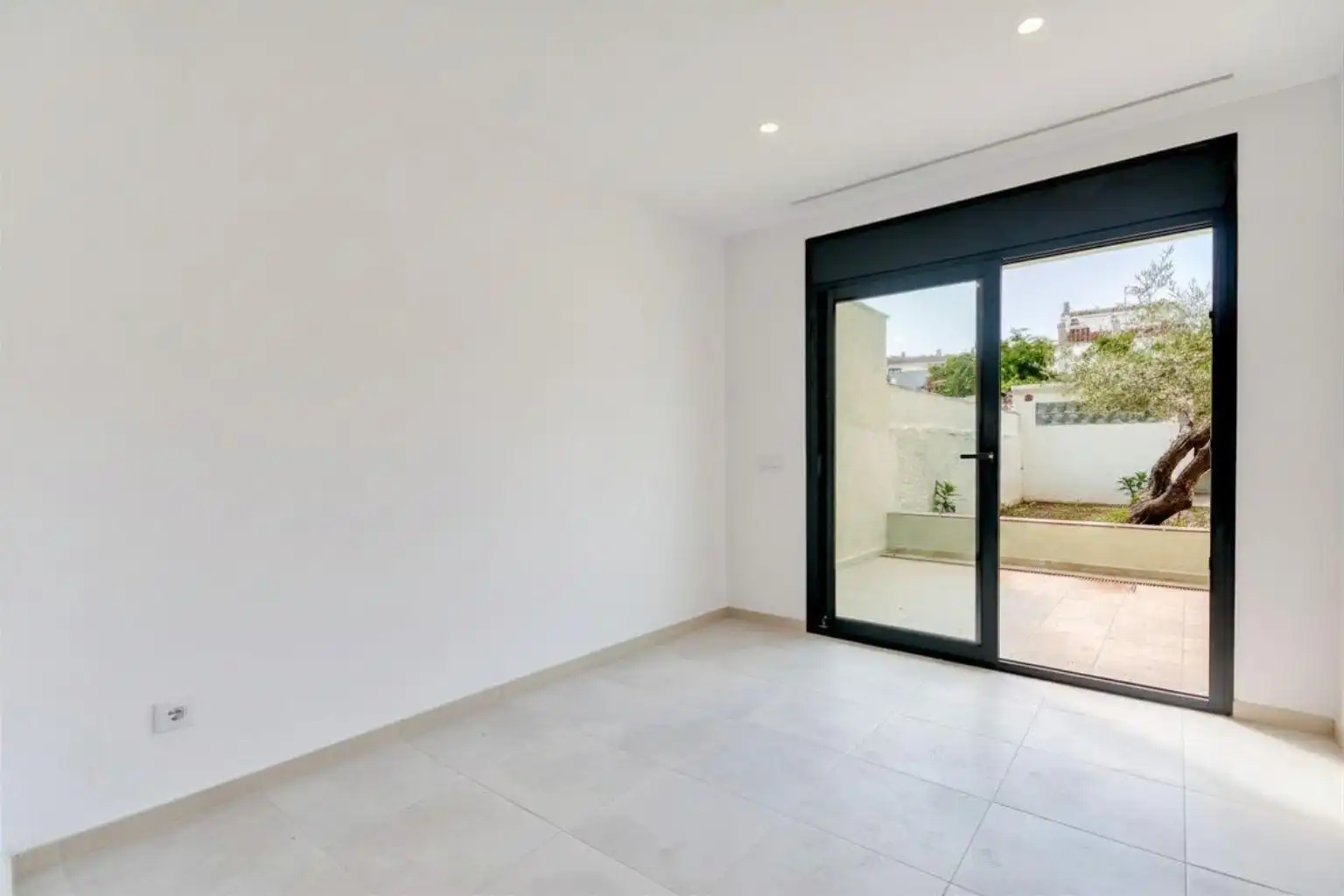 Ground floor for sale in Figueres  with Private garden, Terrace and Storage room