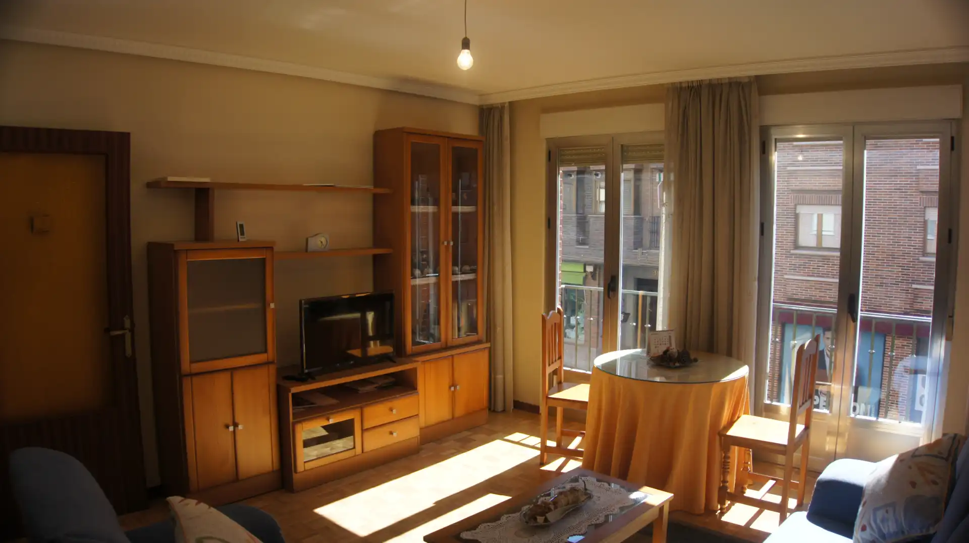 Living room of Flat for sale in Ávila  with Heating, Furnished and Balcony