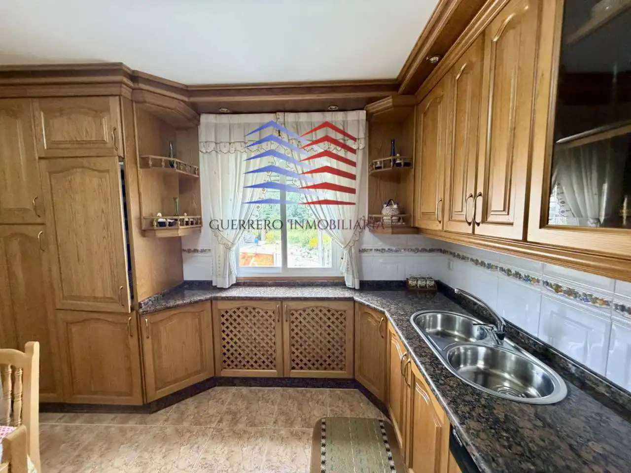 Cocina de Casa o chalet en venta en Coles con Calefacción, Jardín privado y Terraza