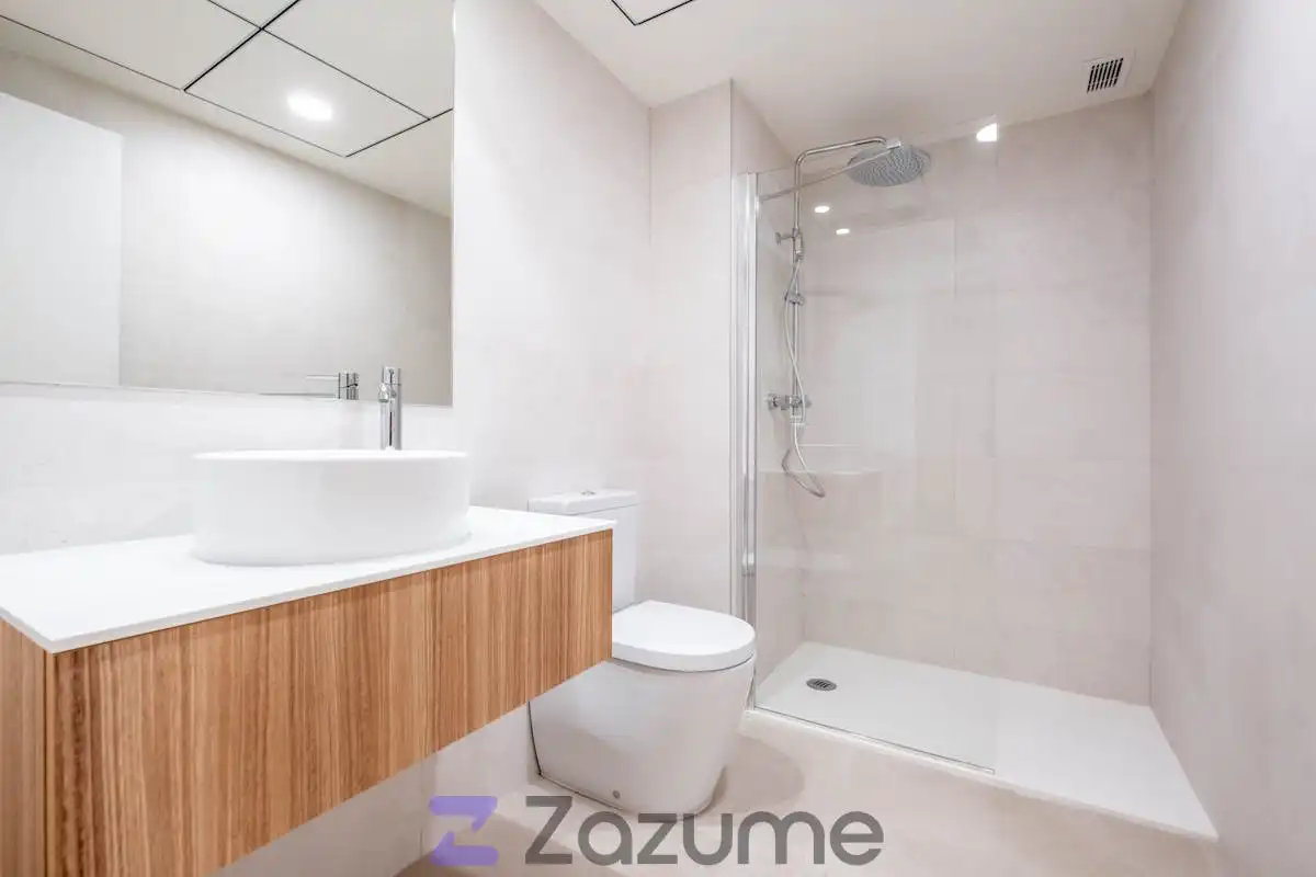 Badezimmer von Wohnung zur Miete in Zaragoza mit Klimaanlage, Heizung und Terrasse