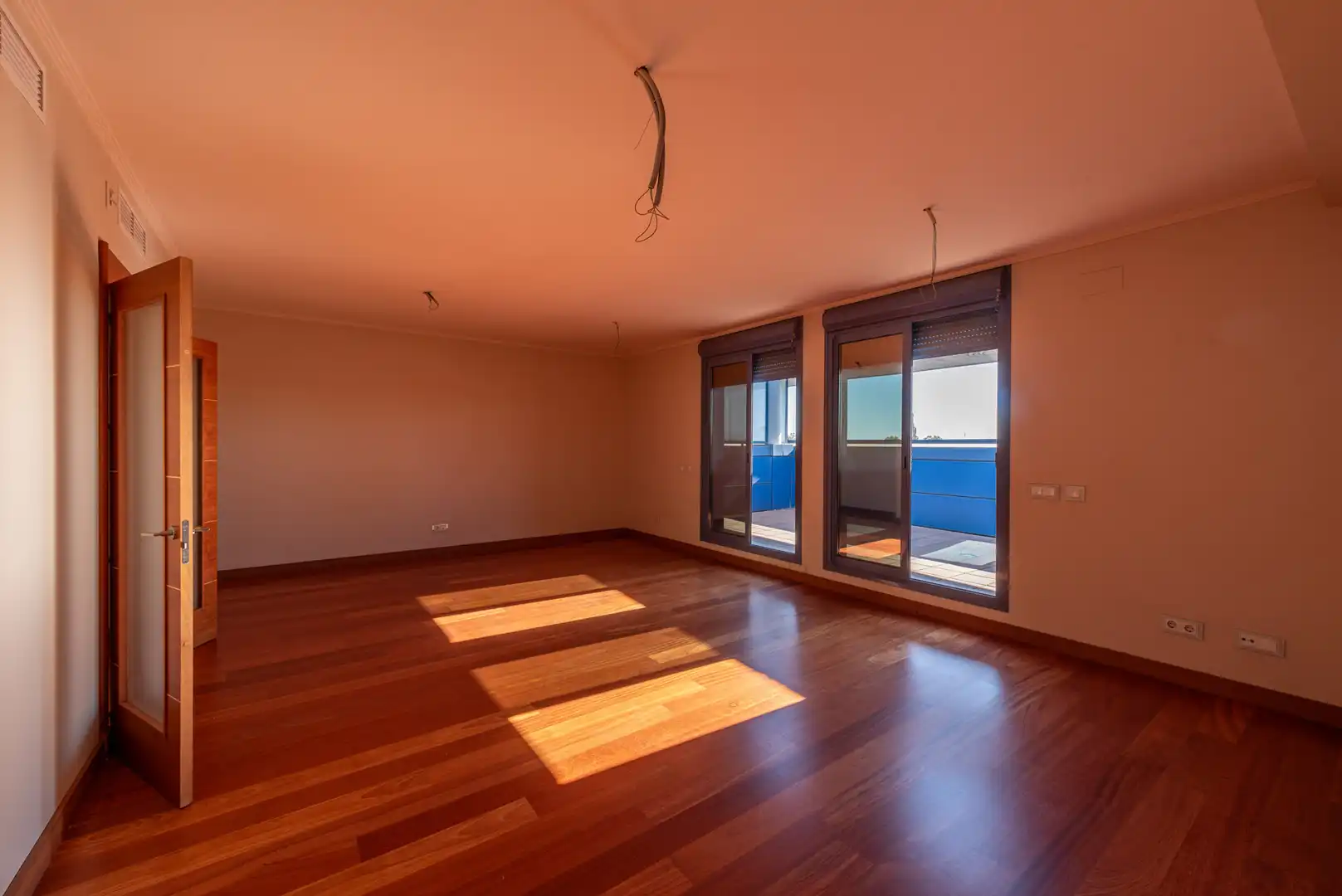 Living room of Attic for sale in Sevilla  with Air Conditioner, Heating and Parquet flooring