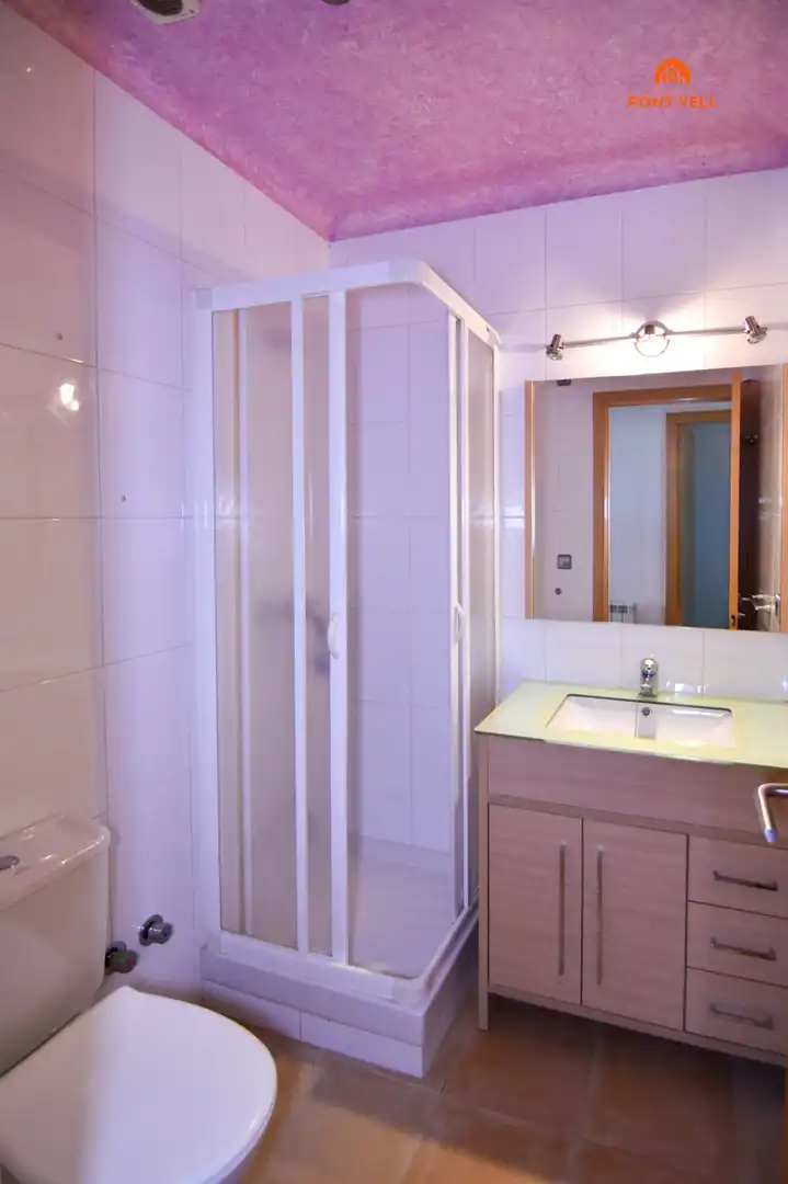 Casa pareada con terraza en venta en La Bisbal d'Empordà, imagen 17