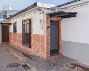 Exterior view of Planta baja for sale in Badajoz Capital