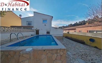 Vista exterior de Casa o xalet en venda en Viladecavalls amb Calefacció, Parquet i Terrassa