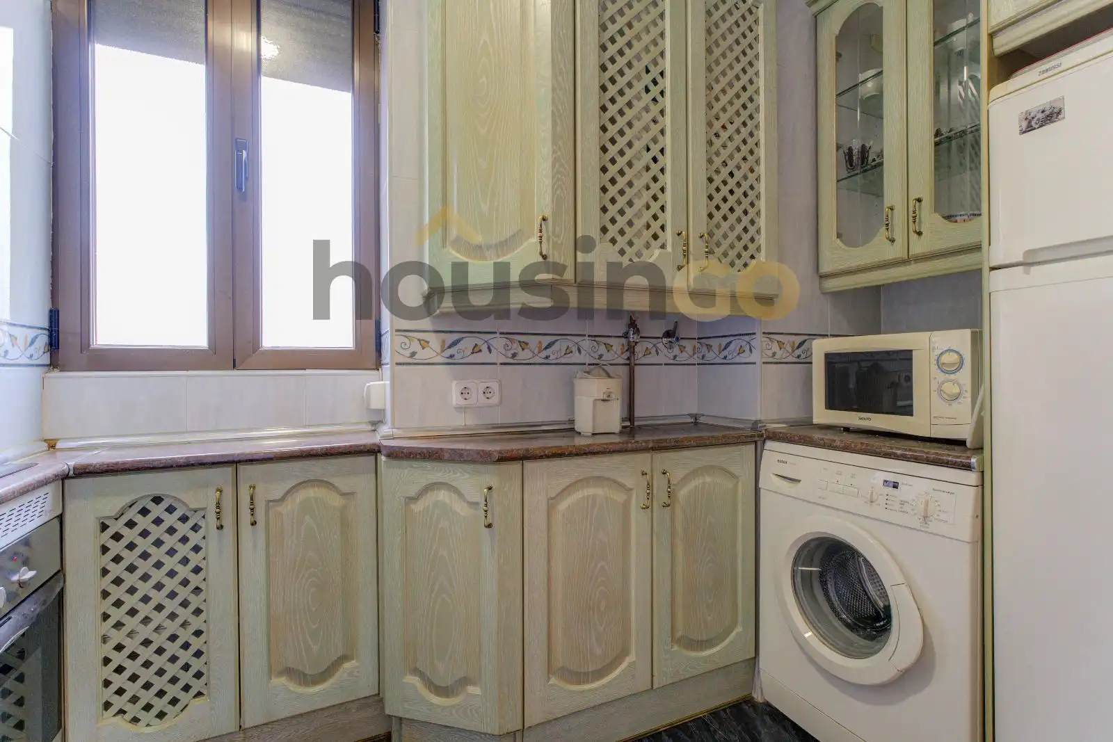 Kitchen of Flat for rent in Madrid  with Air Conditioner, Heating and Parquet flooring