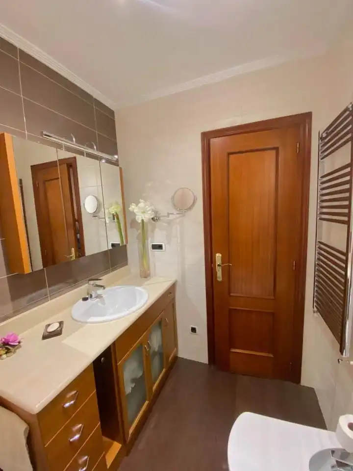 Bany de Casa o xalet en venda en Sariegos amb Calefacció i Parquet