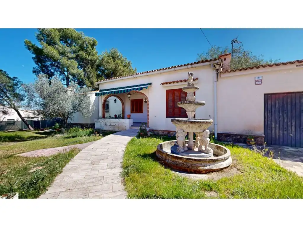 Garden of Houses for sale in La Pobla de Vallbona