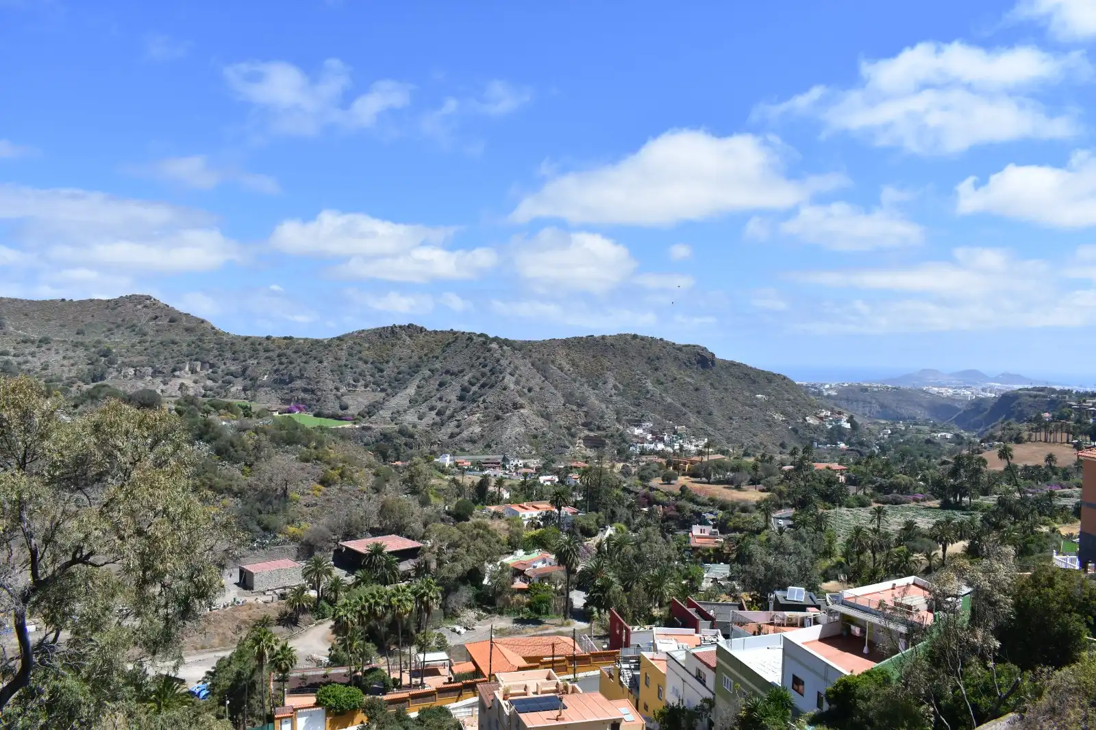 Vista exterior de Casa o xalet en venda en Las Palmas de Gran Canaria amb Jardí privat, Terrassa i Balcó