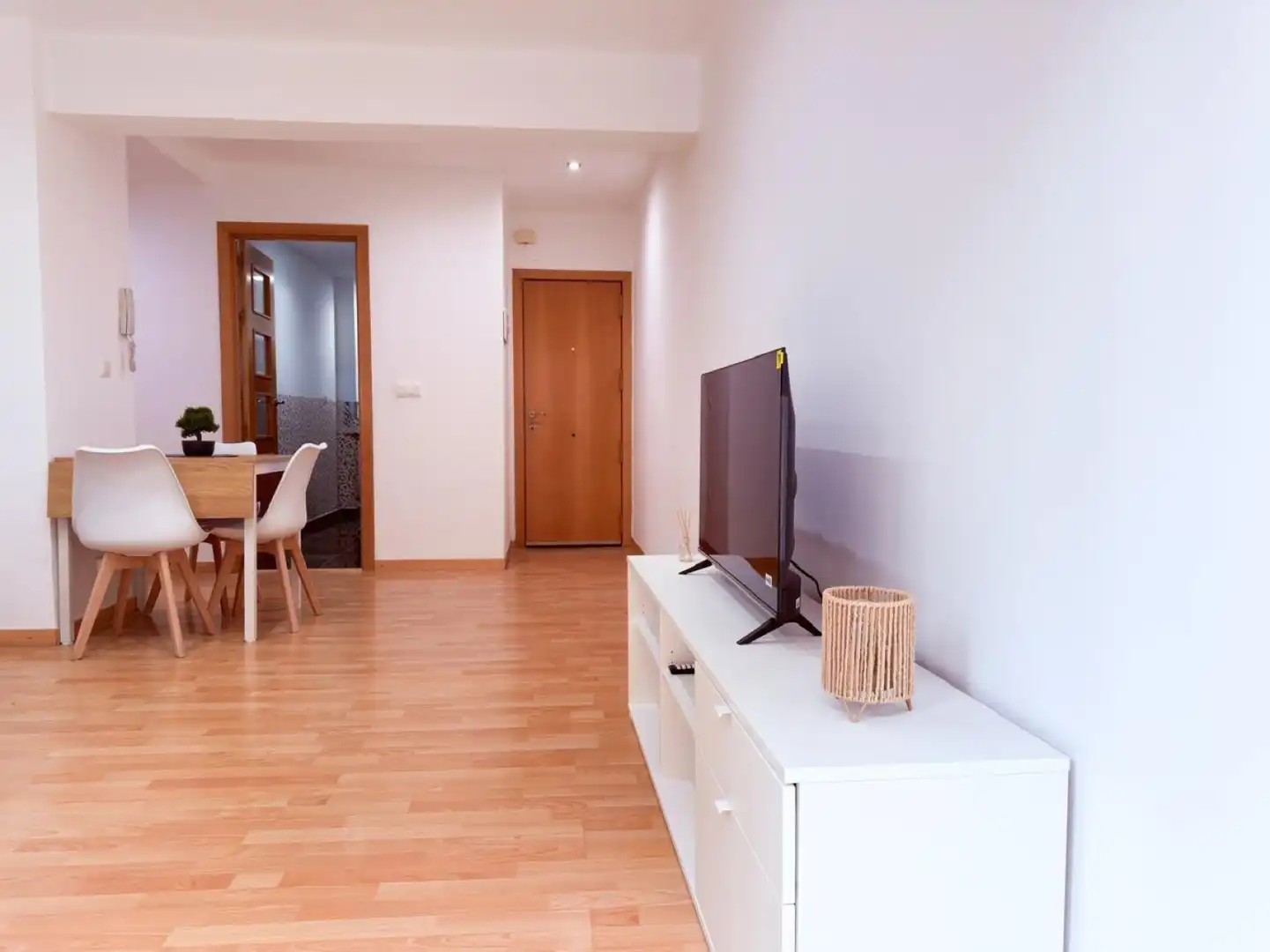 Sala d'estar de Pis de lloguer en Valencia amb Aire condicionat, Calefacció i Parquet
