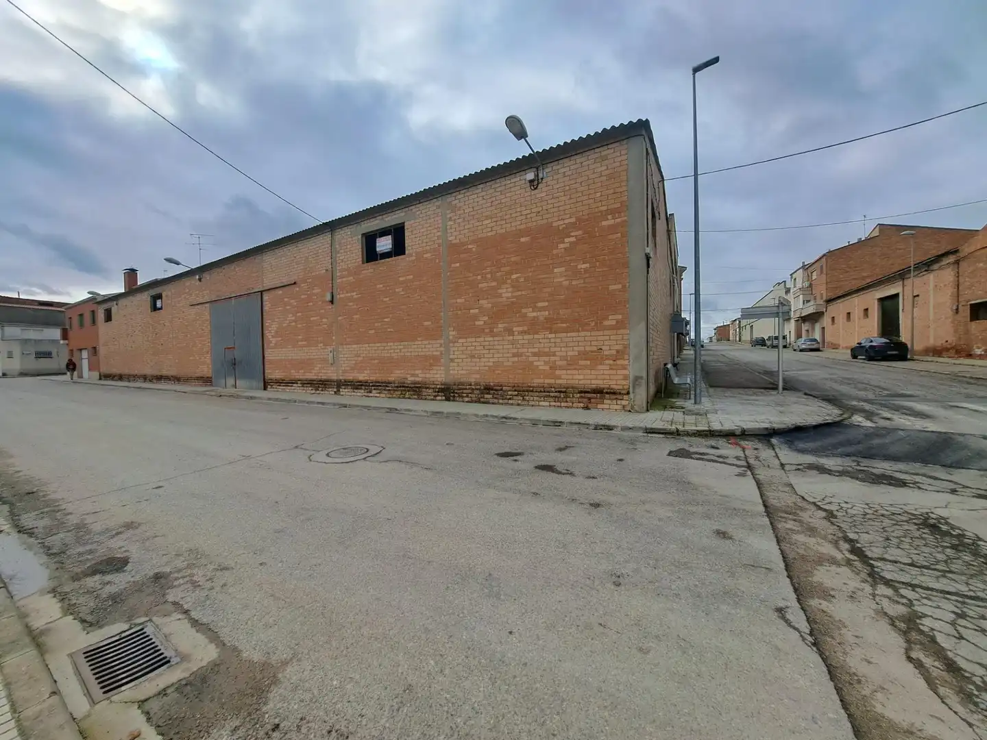 Vista exterior de Nave industrial de alquiler en Torregrossa