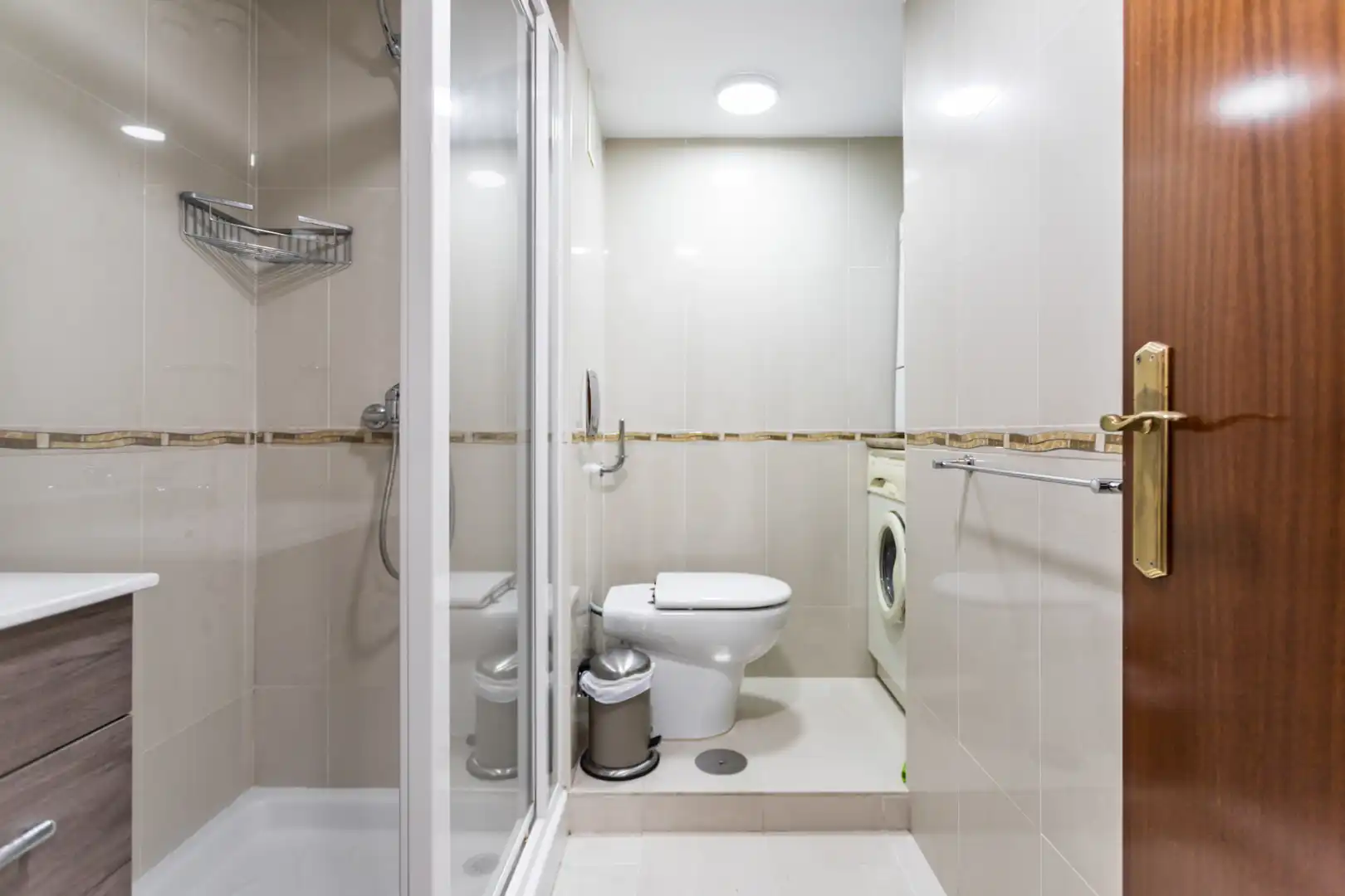 Bathroom of Study for sale in Fuengirola  with Air Conditioner, Terrace and Furnished