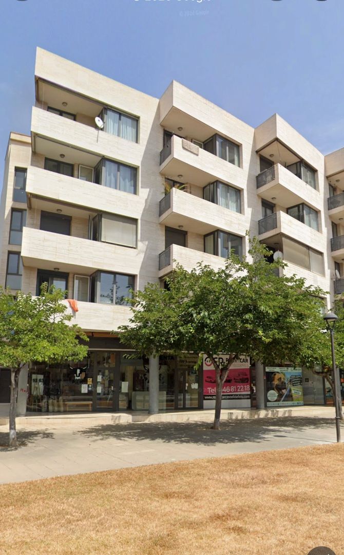 Vista exterior de Garatge en venda en Castelldefels