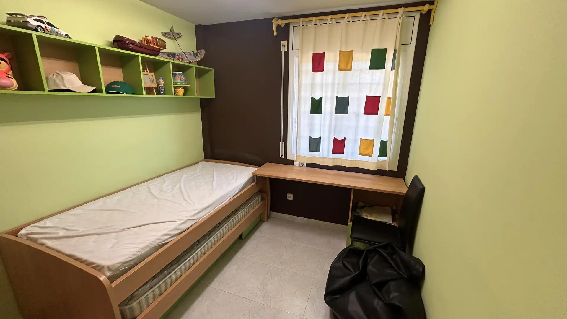 Dormitori de Àtic en venda en La Pobla de Montornès   amb Aire condicionat, Calefacció i Jardí privat