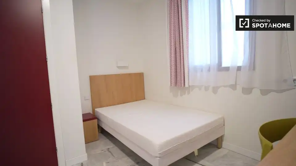 Habitación en Triana Oeste