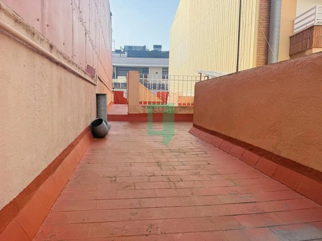Terrassa de Casa o xalet en venda en Badalona amb Calefacció, Parquet i Balcó