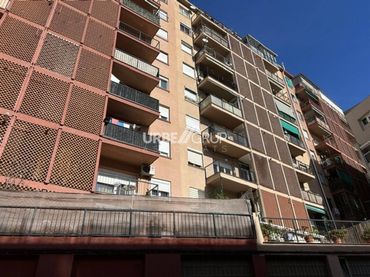 Pis amb balcó en venda a Calle Alguersuari i Pascual