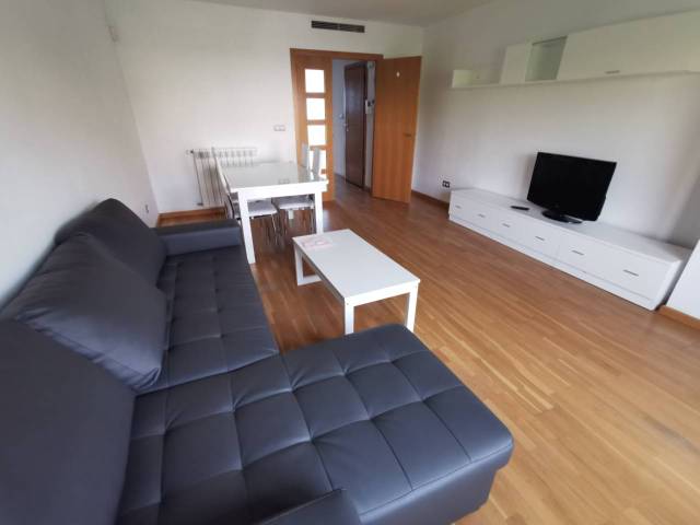 Piso en Alquiler en Estación - Universidad