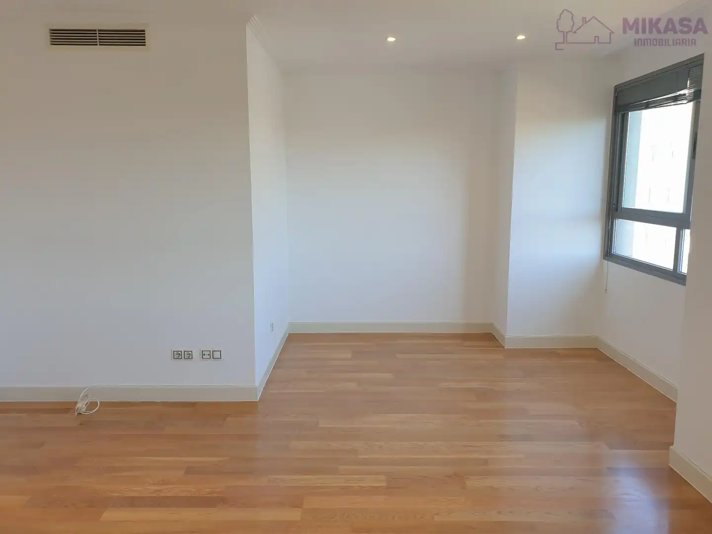 Flat for rent in Madrid  with Air Conditioner, Heating and Community pool
