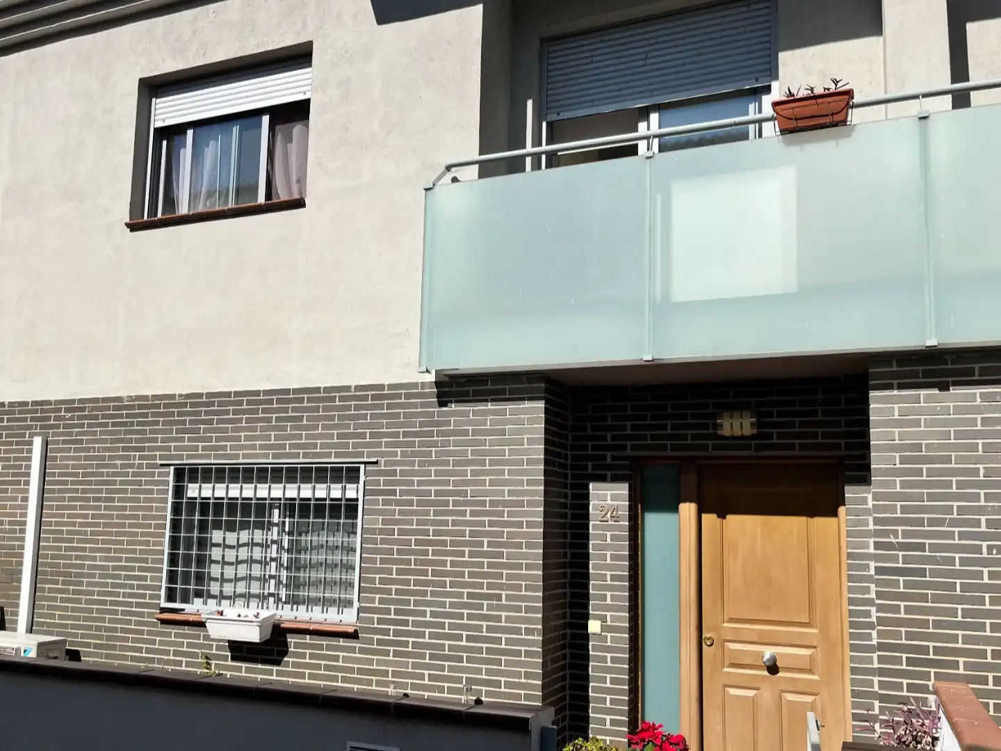 Vista exterior de Casa o chalet en venta en Alhendín con Aire acondicionado, Terraza y Balcón