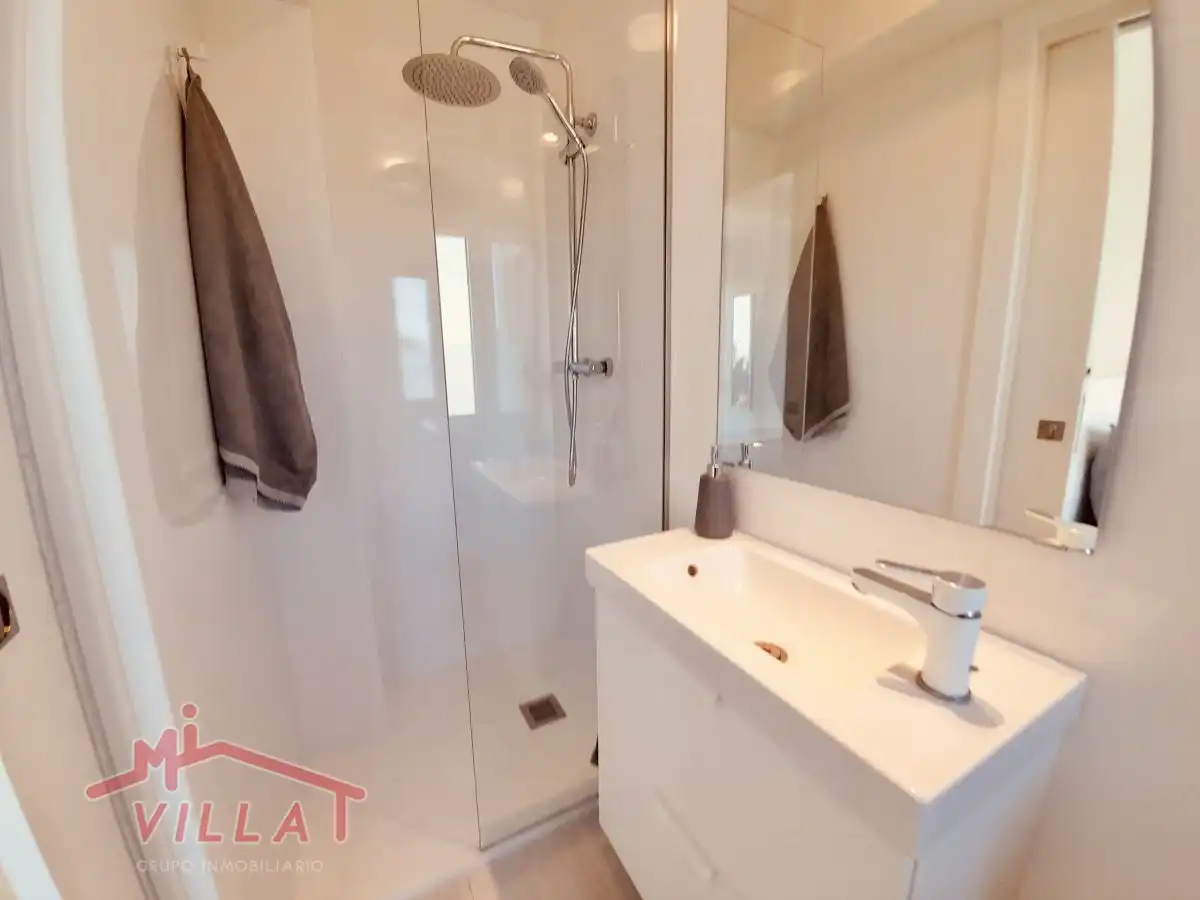 Badezimmer von Wohnung zur Miete in Laredo mit Heizung und Möbliert