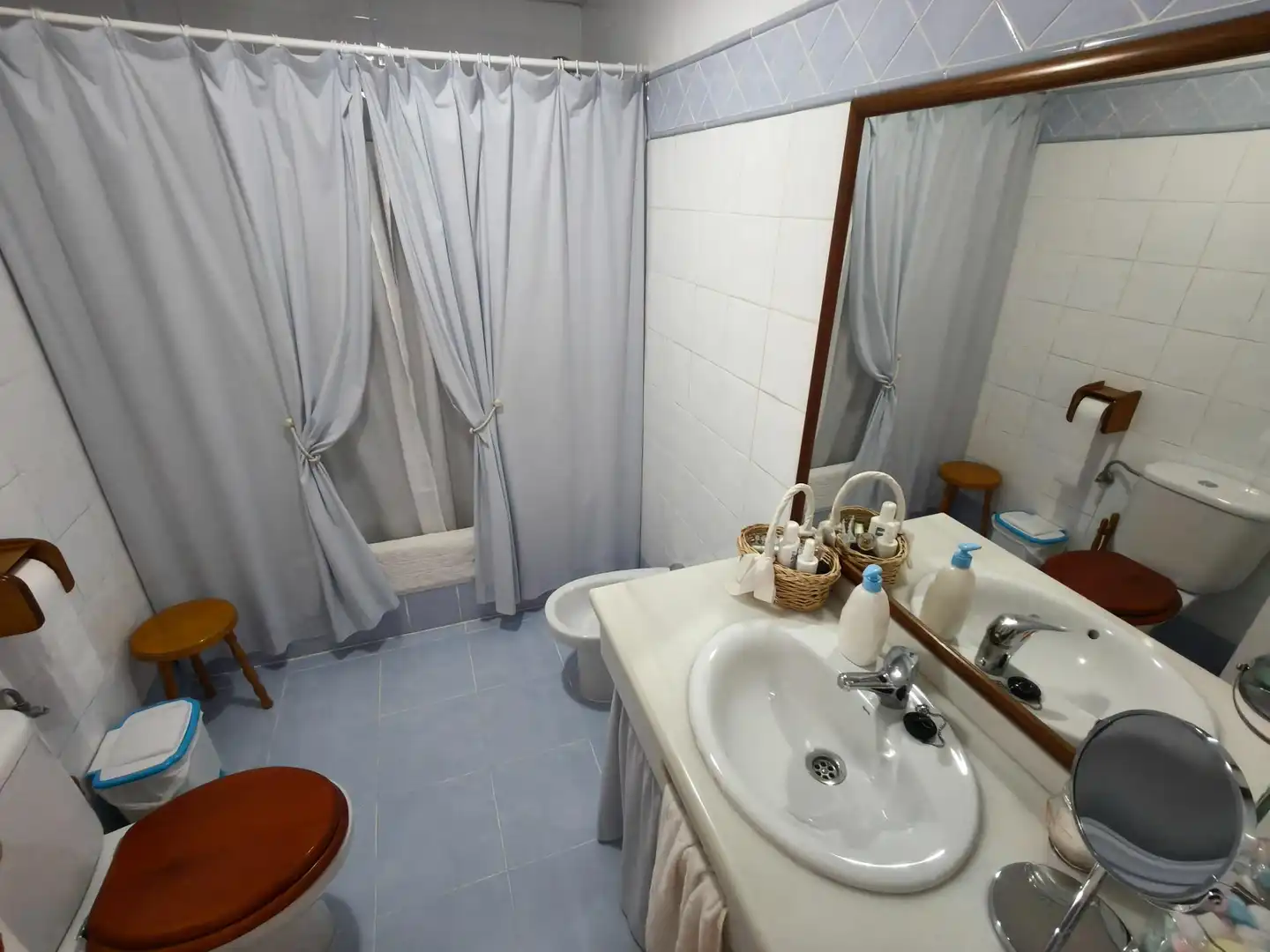 Bany de Casa adosada en venda en Puerto Real amb Aire condicionat, Calefacció i Jardí privat