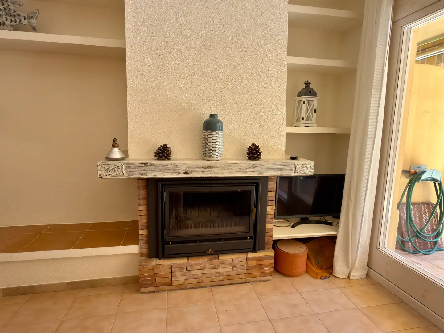 Wohnzimmer von Wohnungen zur Miete in Palafrugell mit Heizung, Privatgarten und Möbliert