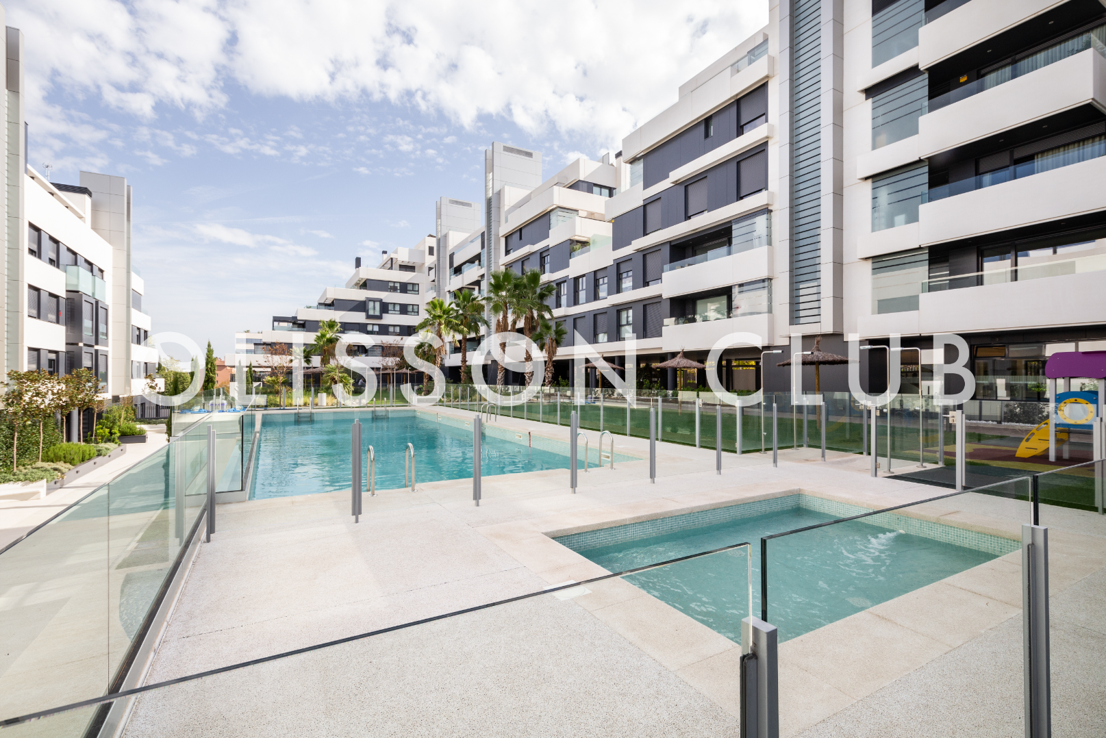 Piscina de Pis en venda en  Madrid Capital amb Aire condicionat, Calefacció i Terrassa