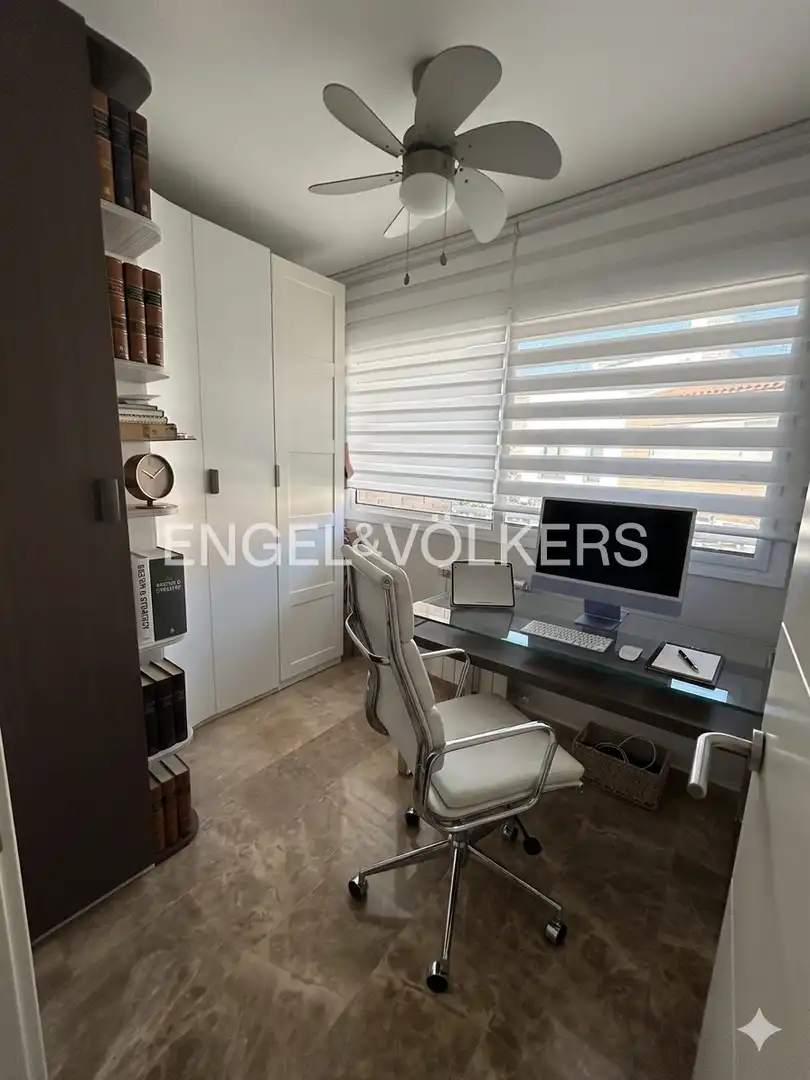 Comedor de Casa adosada en venta en Vilanova i la Geltrú con Aire acondicionado, Calefacción y Parquet