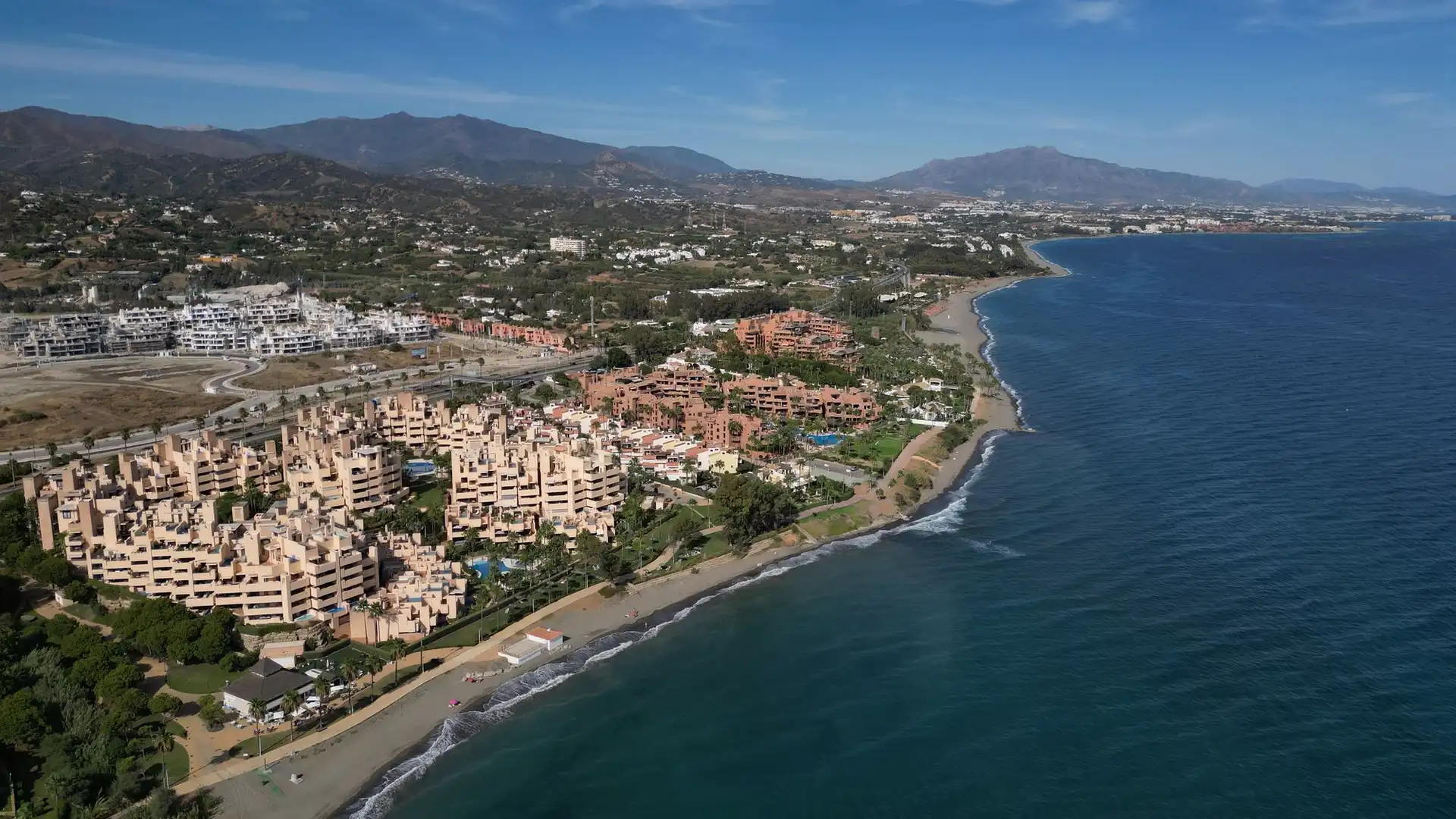 Vista exterior de Àtic de lloguer en Estepona amb Terrassa