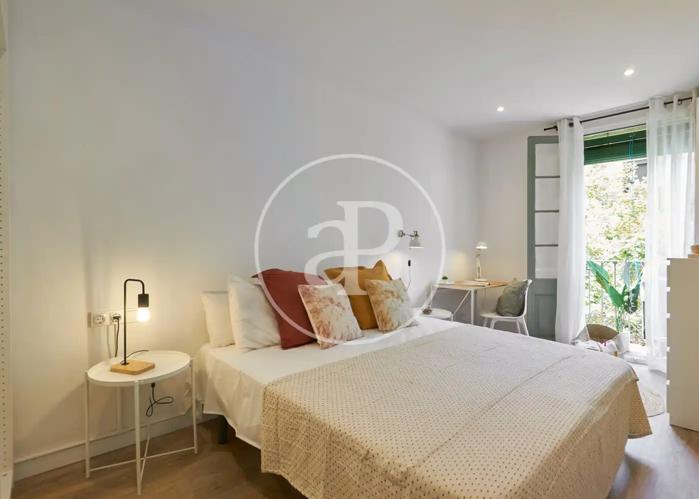 Habitación de Piso en venta en Barcelona con Calefacción, Terraza y Amueblado