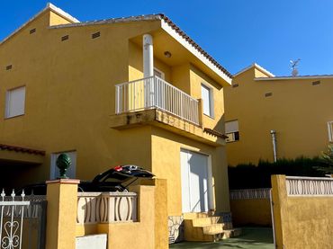 Villa avec balcon à vendre à Camí de Cervera 156