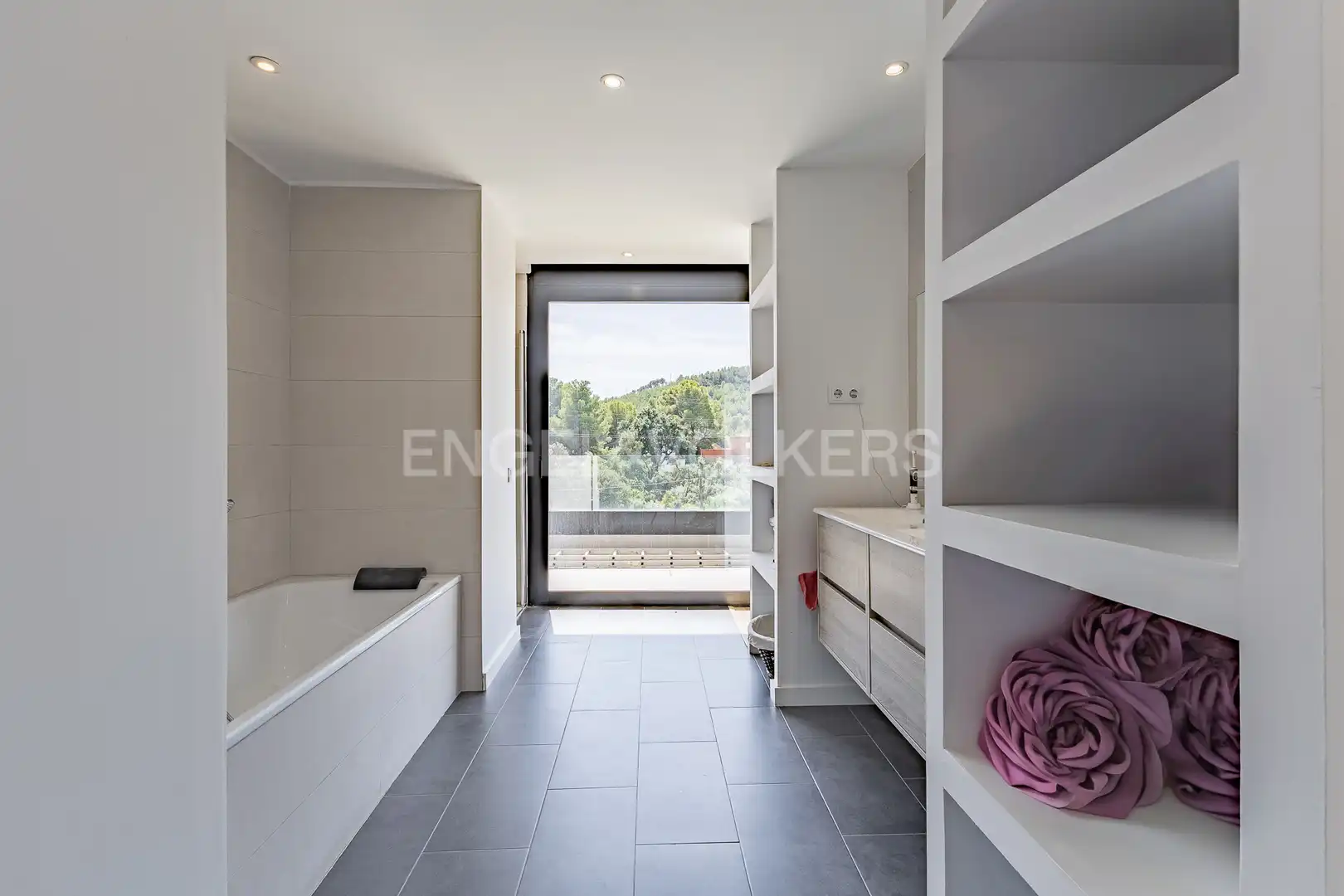 Bathroom of Houses for sale in Gavà  with Air Conditioner, Heating and Private garden