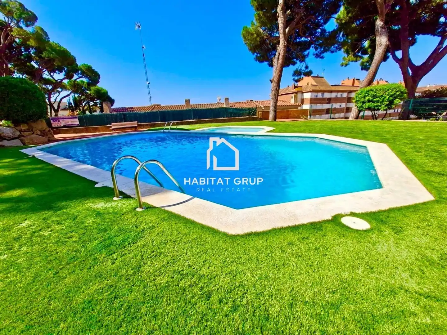 Maison mitoyenne avec piscine à vendre à Fenals