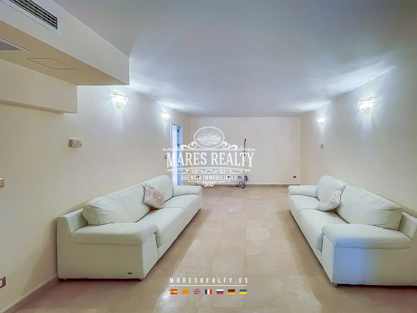 Sala d'estar de Casa o xalet en venda en Lloret de Mar amb Aire condicionat, Calefacció i Jardí privat