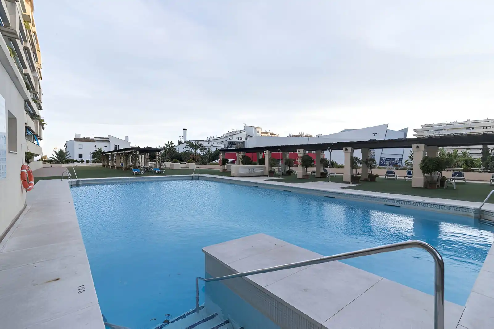 Apartament amb piscina en venda a Nueva Andalucía, imagen 16