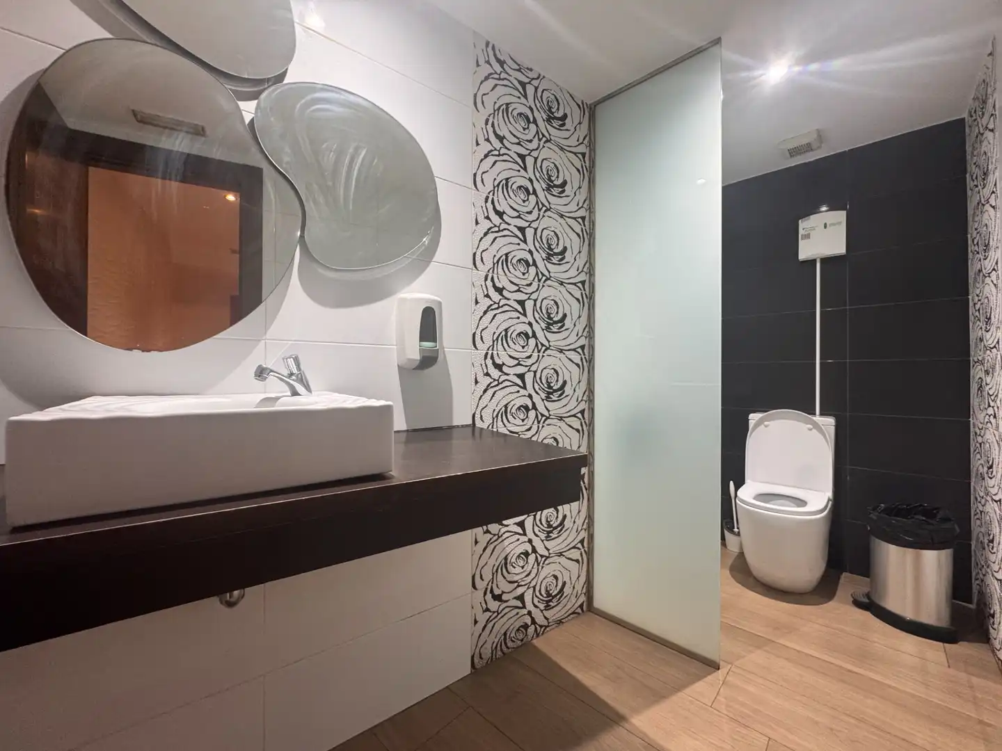 Local comercial en venta en Avinguda del País Valencià 65, imagen 25
