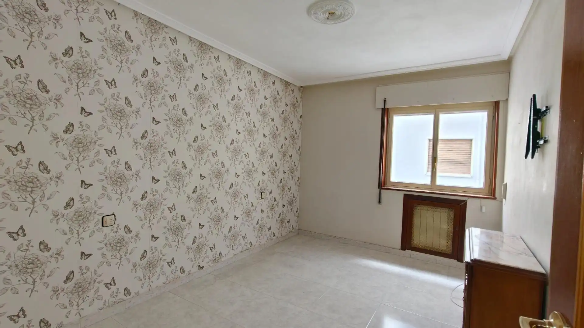Habitación de Piso en venta en Oviedo  con Calefacción y Amueblado