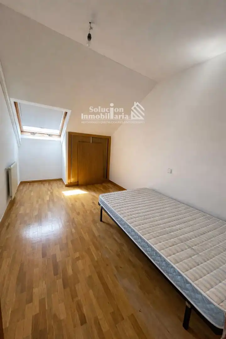 Habitación de Dúplex de alquiler en Salamanca con Calefacción, Terraza y Piscina