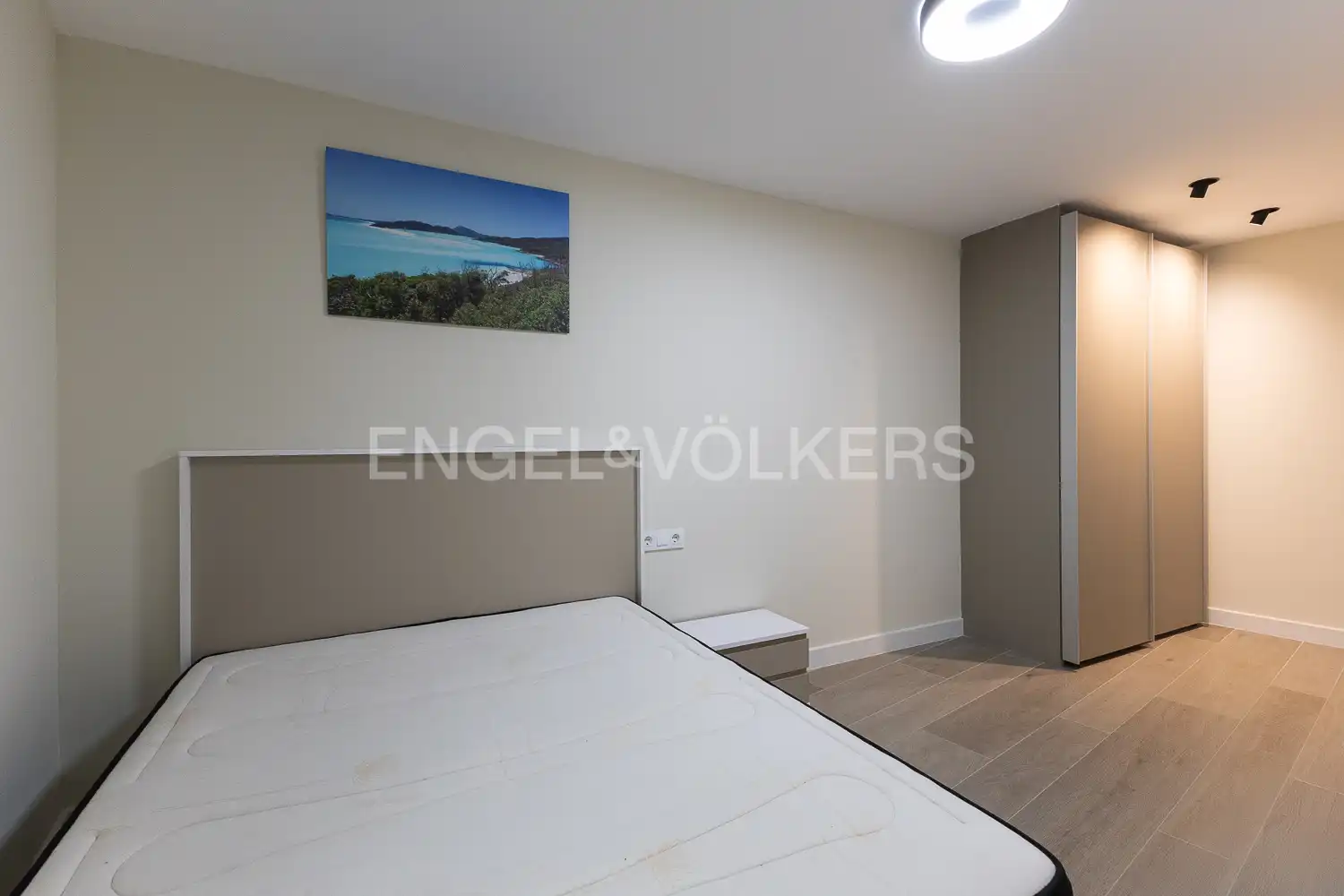 Schlafzimmer von Wohnung zur Miete in Valencia mit Klimaanlage, Heizung und Terrasse