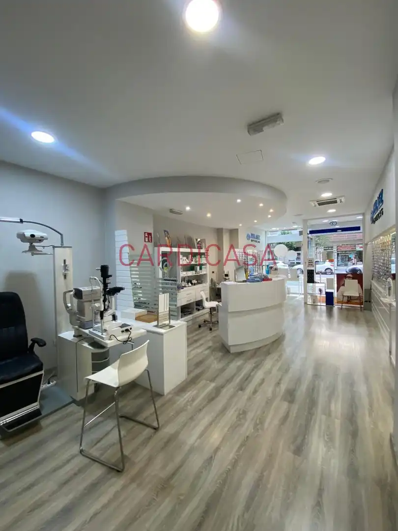 Local comercial en venta en Avenida das Camelias, imagen 4