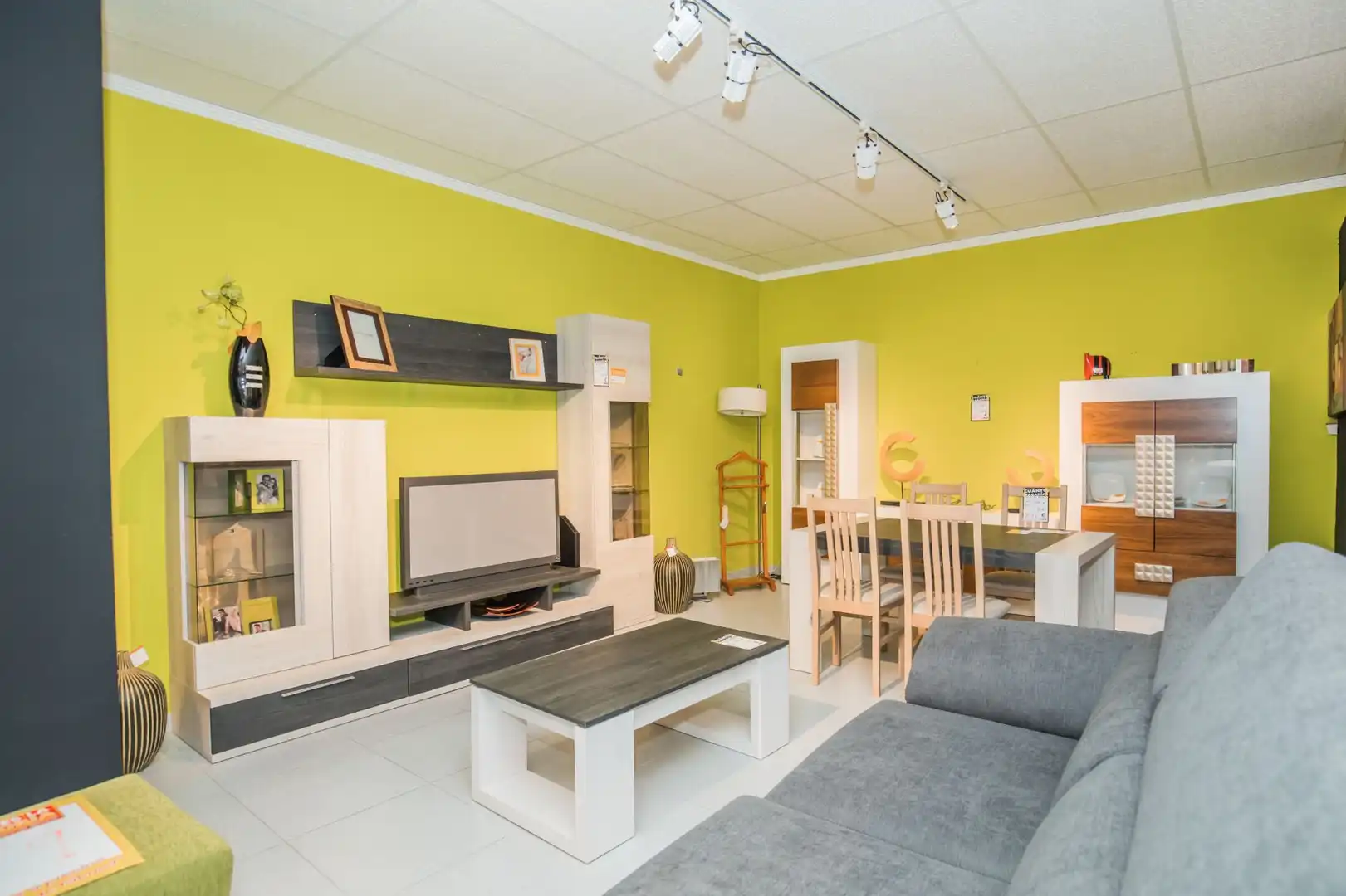 Wohnzimmer von Geschaftsraum zur Miete in Ávila mit Klimaanlage und Terrasse