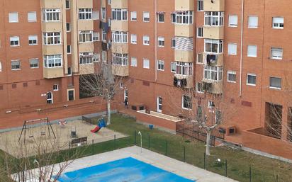 Vista exterior de Dúplex en venda en Fuenlabrada amb Aire condicionat, Calefacció i Moblat