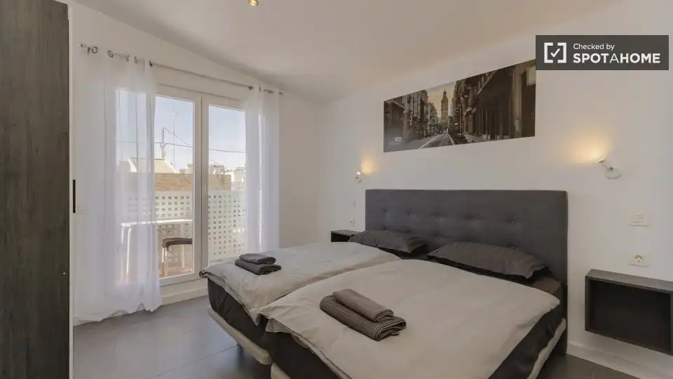 Habitación de Piso de alquiler en Valencia con Aire acondicionado, Calefacción y Amueblado