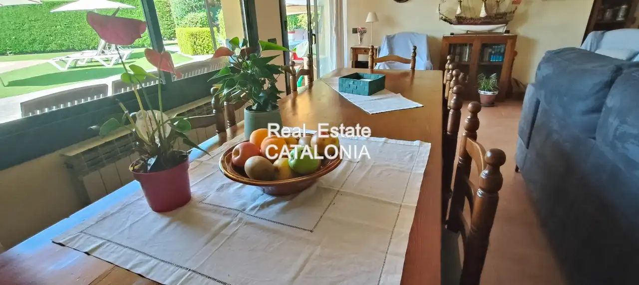 Menjador de Casa o xalet en venda en Caldes de Malavella amb Calefacció, Jardí privat i Terrassa