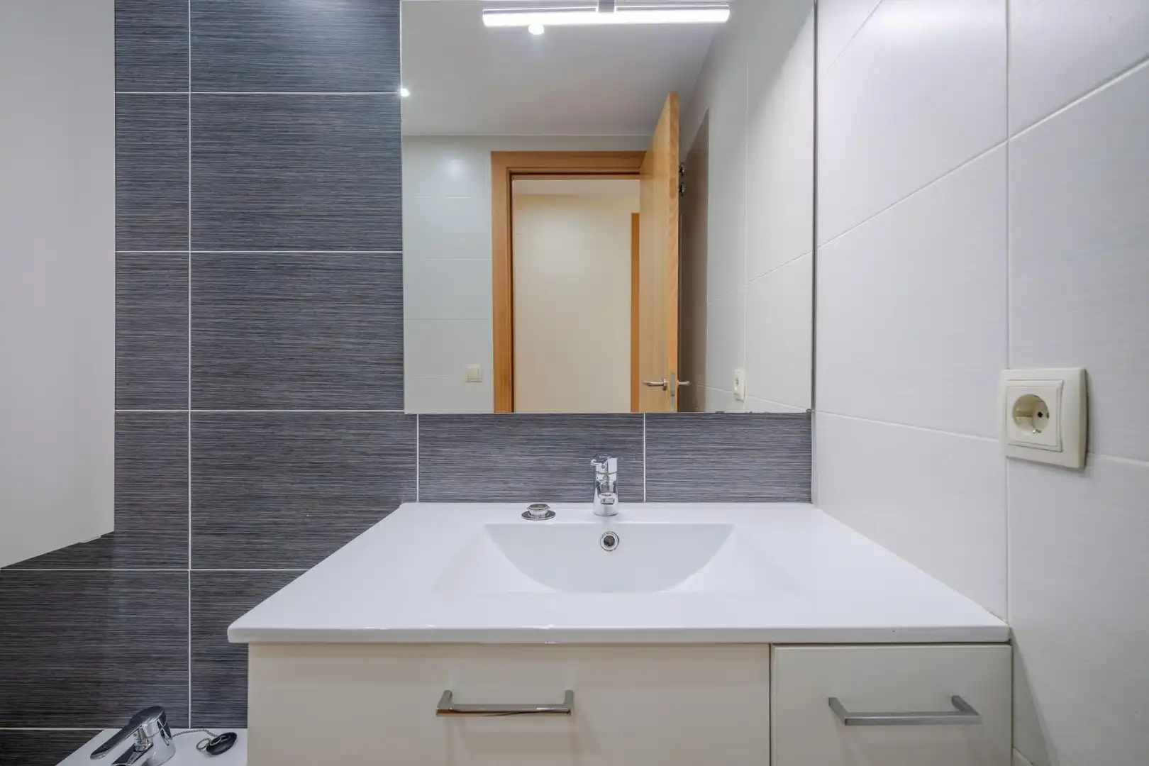 Badezimmer von Wohnung zur Miete in Salt