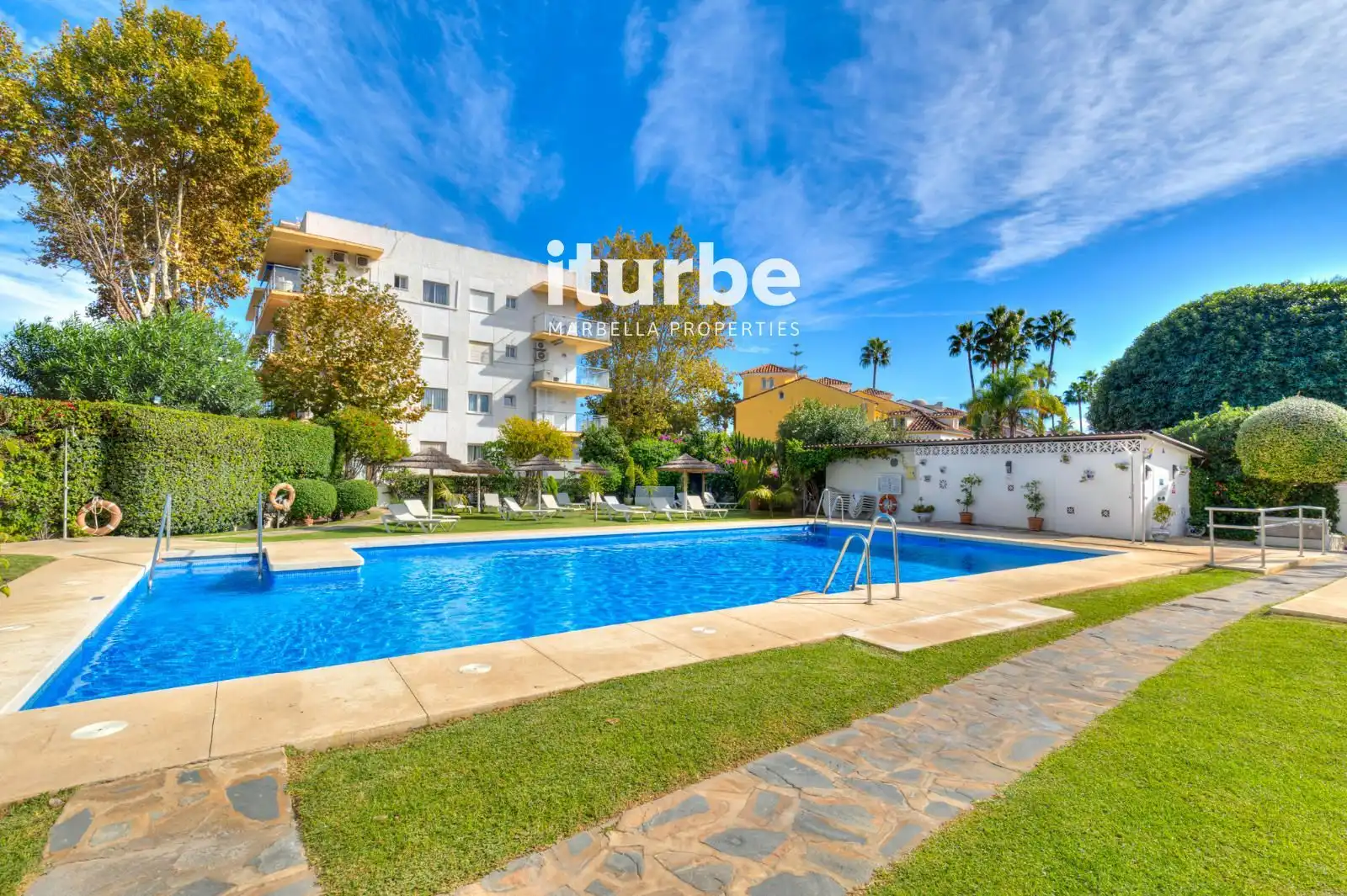 Jardín de Piso en venta en Marbella con Aire acondicionado y Alarma
